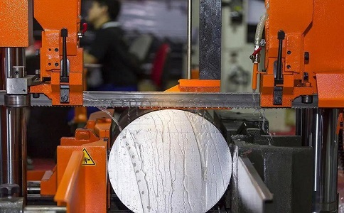 黄石港立式金属带锯床切削出现跑带故障解决方法！